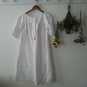 Vintage crisp cotton chemise nightgown